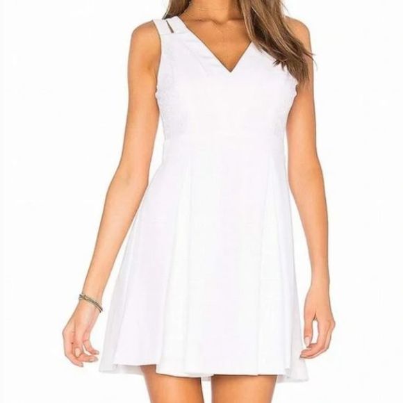 BCBGeneration Dresses & Skirts - BCBGeneration Fit & Flare White V-Neck Pleated Mini Dress w Lace Accent Size 2